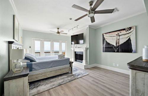 Jaw-dropping bayfront home with panoramic water views, boat slip, and cowboy pool - Foto 27