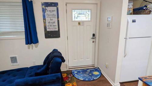 The Van Gogh Apartment - a cozy, creative retreat - Photo 5