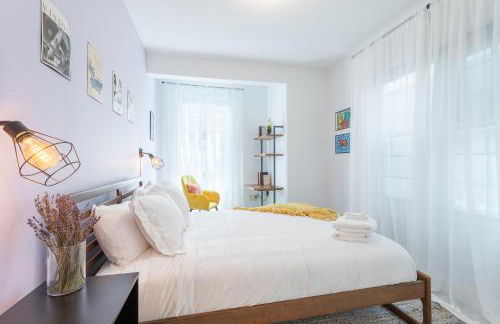 Cherry Suites 2BR Apt w W D Arcade Machine - Foto 20