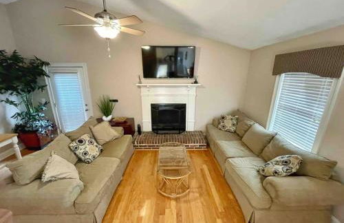 Lowcountry Oasis - 3 bed 2 bath - 5 min to beach - Photo 15