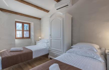 Beautiful Heritage Villa Croc with pool in Buje - Foto 15