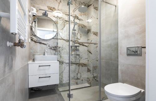 SOLEK, Apartamenty hotelowe i pokoje gościnne ze śniadaniem, przyjazne zwierzętom, wyjątkowe, z widokiem na Jezioro Jamno i w bardzo bliskiej odległości od morza - Foto 68