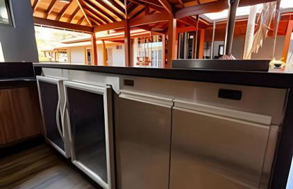 Casa incrível com piscina, hidromassagem e sauna - Foto 41