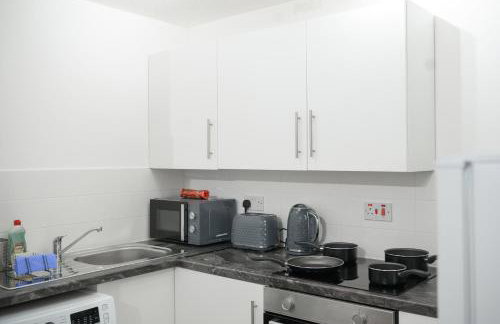 Silver Pines - 2BR - King Bed - 6 Guests - Wi-Fi - Free Parking - Foto 5