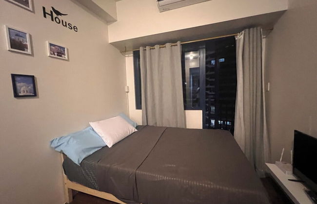 Makati Center Prime Accommodations - Photo 5