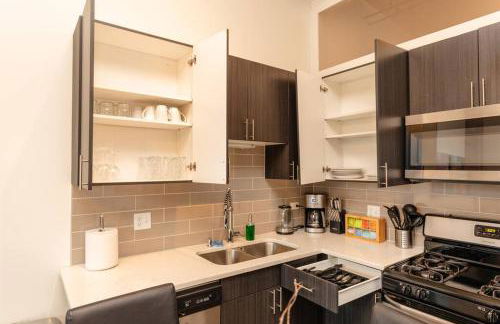 Spacious 2BR South Loop Suite with Skyline View, Optional Parking and Gym Access Close to McCormick Place, Grant Park, Museum Campus & CTA Lines - Foto 22