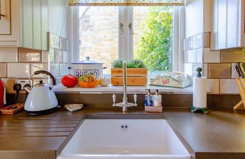 Graziers Cottage - character Cotswold cottage with inglenook, parking and pub nearby - Foto 9