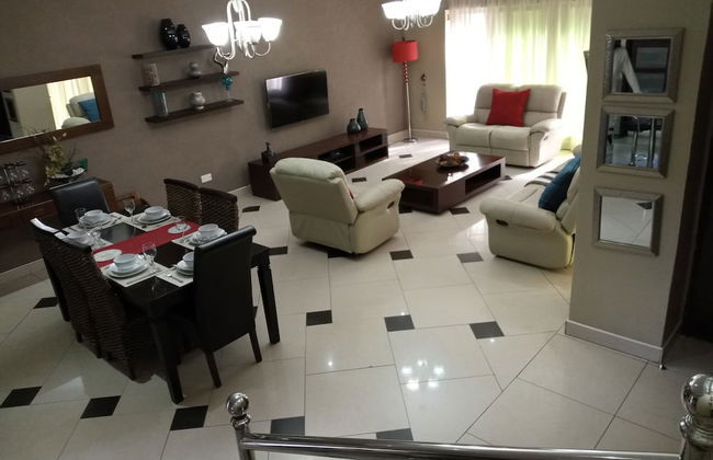 Executive Fully Furnished Apartment Close to Amenities - Photo 5