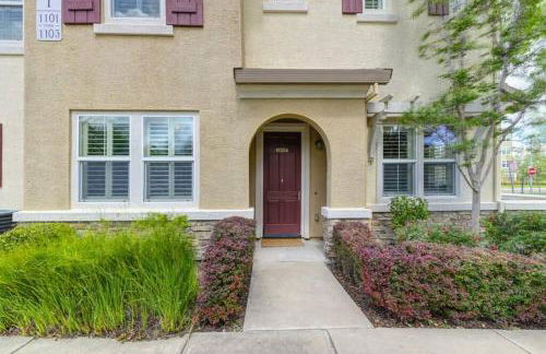 Elegant Natomas Town-home For Business Travelers - Foto 36