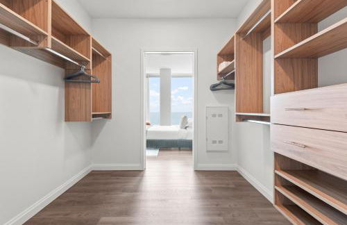 Lux Apts with Lake Views and Top Amenities - Foto 40