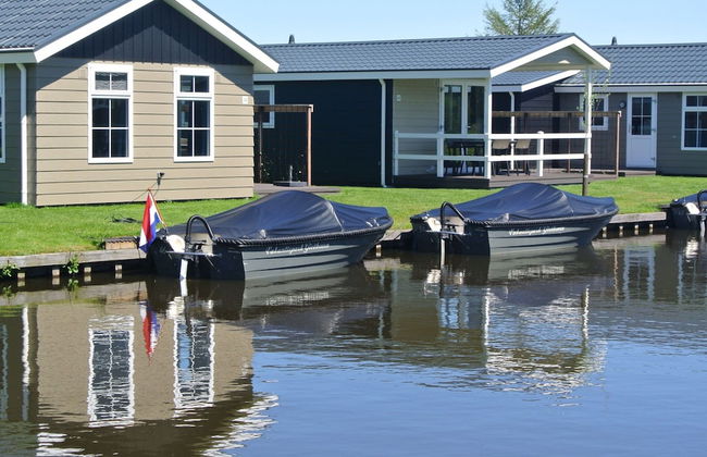 Lakeside Cottage With Boat - Photo 22