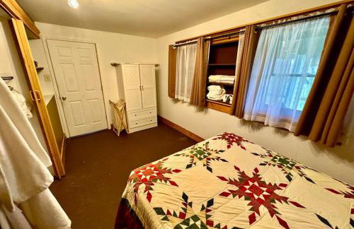 Comfortable one bedroom basement apartment in the woods - Foto 15