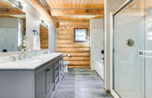 Riverfront Montana Log Cabin with Mountain Views! - Foto 17