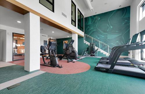 Global Luxury Suites near Liberty Station - Foto 19