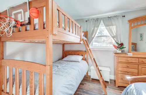 Quiet New Hampshire Getaway with Game Room! - Foto 24