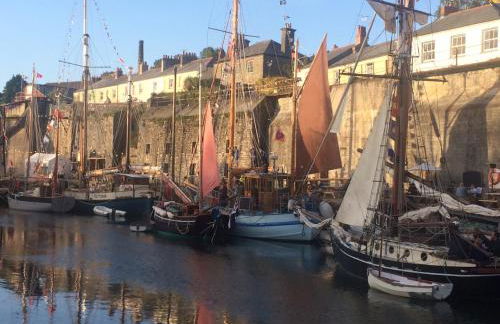 Quay Courtyard, on the harbour with free parking - Foto 17