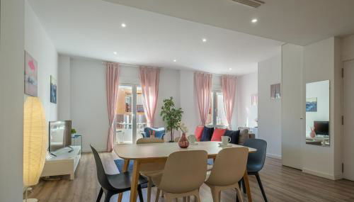 Modern, Stylish Apartment - Photo 5