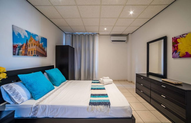 Stunning Balcony View Spacious 2BR Apt at Unique Location - Foto 16