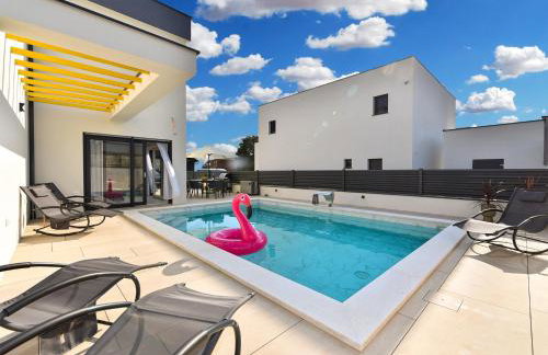 Jlo1 mit beheizbarem Pool - Photo 1