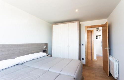 Apartamentos Playa De Los Barcos - Foto 16