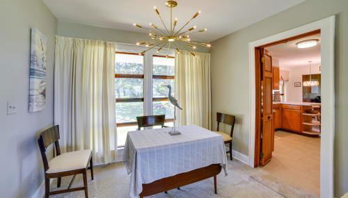 Fifties Beaufort Home with Patio, On Newport River! - Foto 5