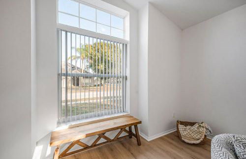 Disney-Close Lakefront Renovated 4BR Pool - Foto 16