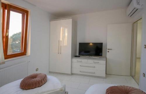 Villa Gabriel - Three Bedroom Villa with Outdoor Pool - Foto 12