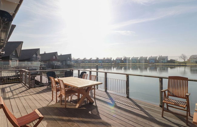 Villa With Terrace on the Water in Friesland - Foto 28