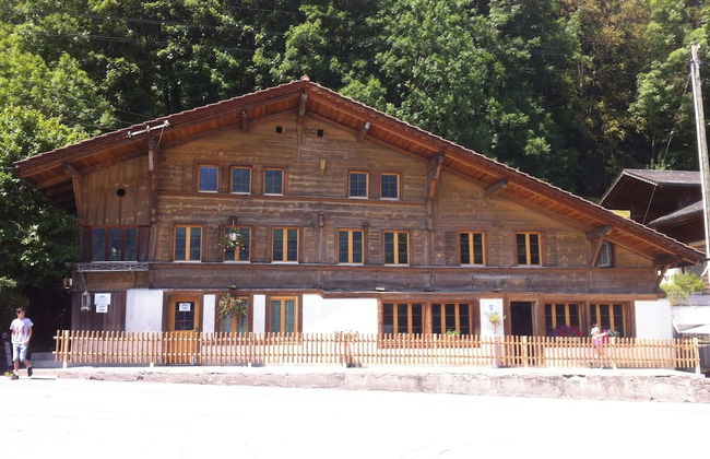 325 Year Old Swiss Chalet - Foto 1