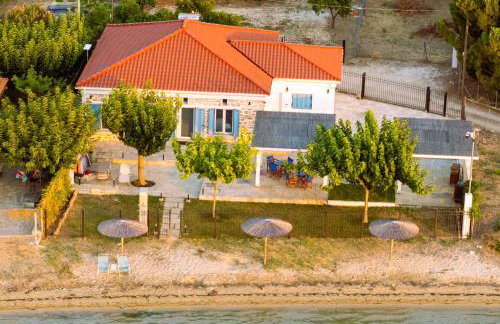 Bluevera sandy beachfront villa-Aidipsos bay - Foto 1
