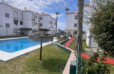 Laguna Beach Piscina- HOME RENT MALAGA - Photo 9