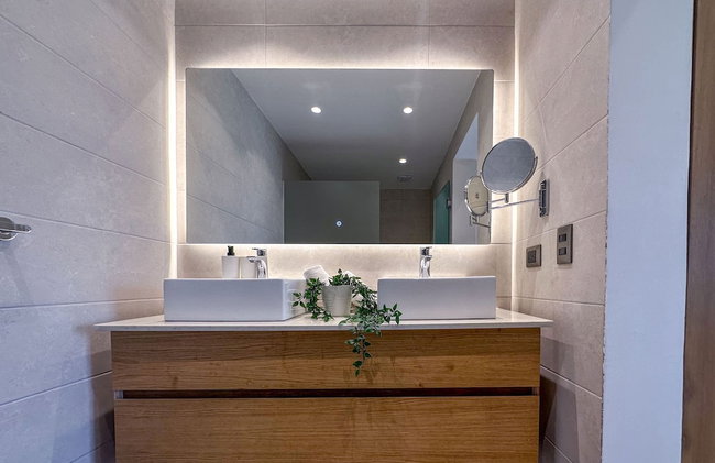 Exclusive Penthouse With Picuzzi Steps From Beach - Foto 4
