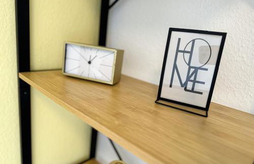 ImmoStay G#1 Ferienhaus - Parken & WiFi, 2 Balkone und 2 Bäder,4K - Foto 20