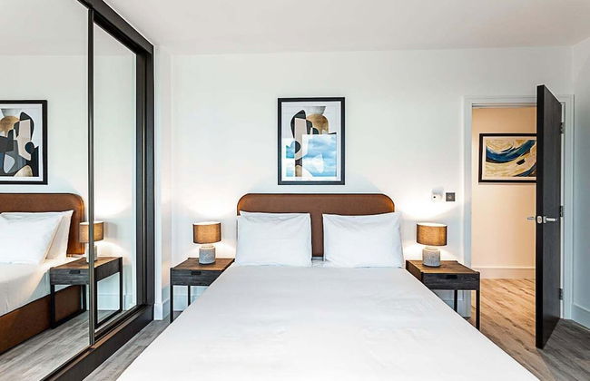 Icon Tower Flat III - Photo 3