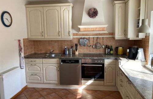 Gemütliches Haus - traumhafter großer Garten - Foto 3