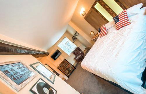 The Bridge at Riverside Suites - Foto 1