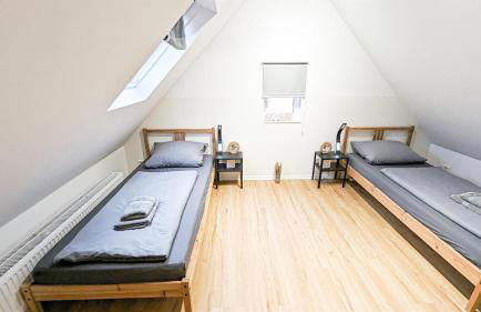 ALFA Stuttgart 3BR 5 Beds Netflix INET EBK Wasen Apartment nahe Daimler l Bathroom l Kitchen l WIFI & SmartTV l 3 Zimmer 5 Betten l Küche l Duschbad - Foto 7