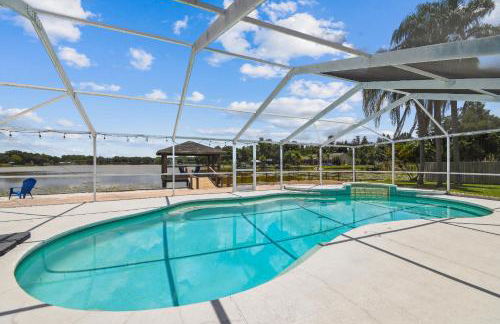Lake House Westchase area. Heated Pool Waterfront! - Foto 1