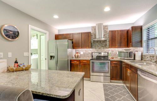 Jupiter Cottage with Patio, Gas Grill and Fire Pit! - Photo 5