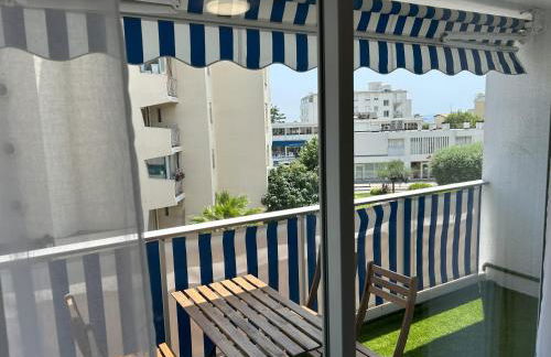 Riviera Retreat - Steps to Beach & Shops, Balcony & AC - Foto 4