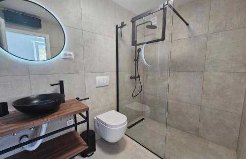Beachfront House Ivana with Pool - renovated 2025 - Foto 21