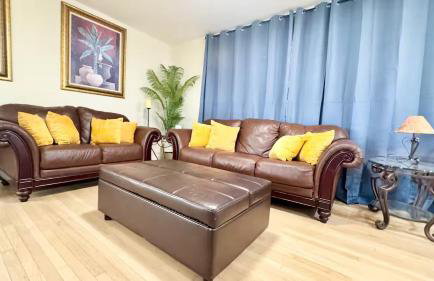 Iconic 2BR Bungalow, Short Walk to SJSU, with Parking - Foto 6