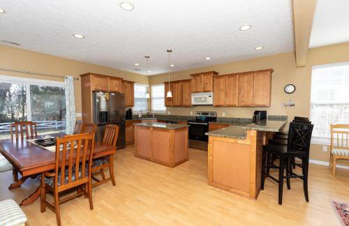 5 Bedroom Home in Old Homestead II - Photo 65