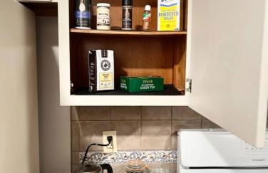 HotTub, King & PoolTable~East Wichita - Foto 36