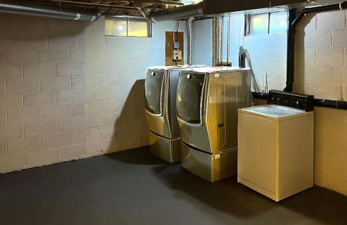 Private, Family-Friendly Home Near Candlewood Lake - Foto 32