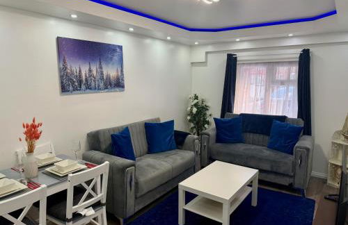 Modern Elegant Home - Photo 6