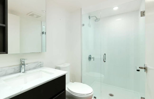 Convenient 2bdr 2BA Richmond Centre Condominium - Photo 8