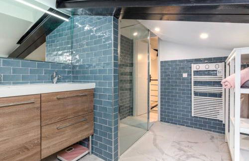 PENTHOUSE Loft 5MIN PALAIS DES FESTIVALS AND BEACH terrace view on castle - Photo 17