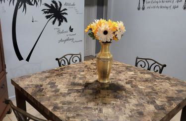 At the Center of Dearborn, MI 2 Bedroom apartment with backyard and balcony - Foto 18