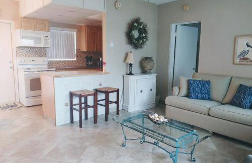 Sunrise Ocean Suites - Photo 20